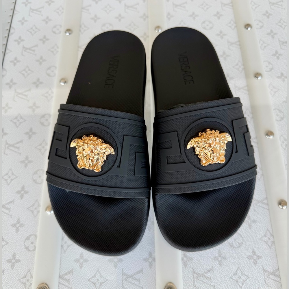 Versace Black and Gold Medusa Rubber Slide Sandals Sz 39 - Picture 2 of 7
